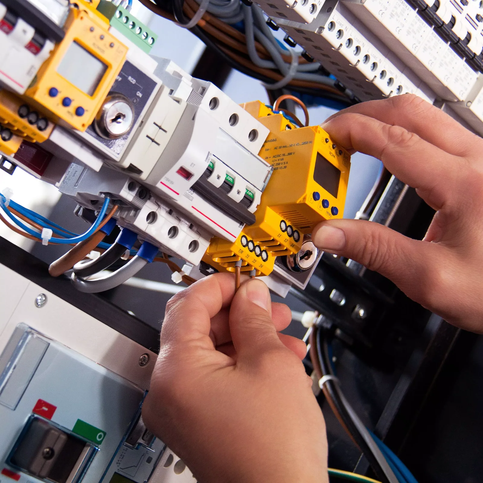 Elektroinštalačné práce v rozvádzači